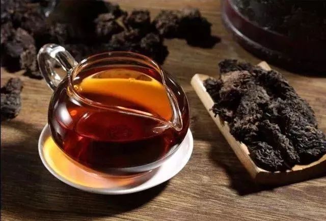 硬茶藏茶(普洱茶为什么要藏茶及藏茶有没有风险，大家一起来讨论！)