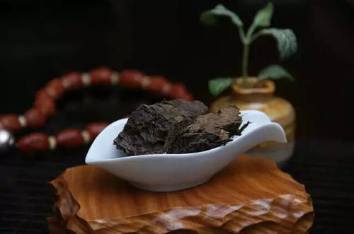 藏茶颜色淡(传统藏茶与普洱茶的一些关键点)