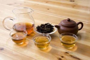 藏茶碎茶(传统藏茶与红茶)