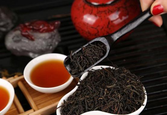 古树滇红是什么茶(红茶中的“滇红”和“古树红茶”是一样的茶吗？)