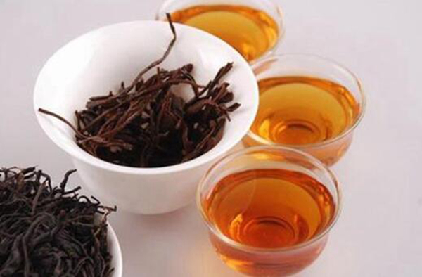 藏牙茶(在重庆，也可饮杯台湾红茶)