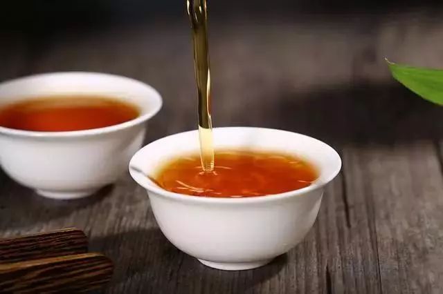 玉林知名祁门红茶(万里群芳最，唯有祁门香，谢裕大3000 高端祁红评测，值不值？)