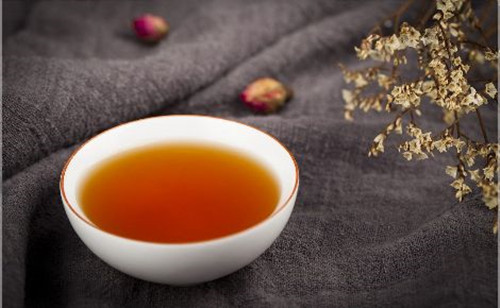 茶黄晶的功效(秋天的第一杯奶茶，应该是黄精茶！上可润肺，中养脾胃，下补肾阴)