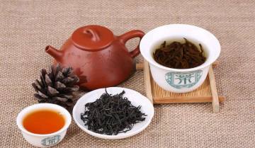 红茶要怎样做才有黄芽(黄芽属于什么茶？常见的有哪些品种？)