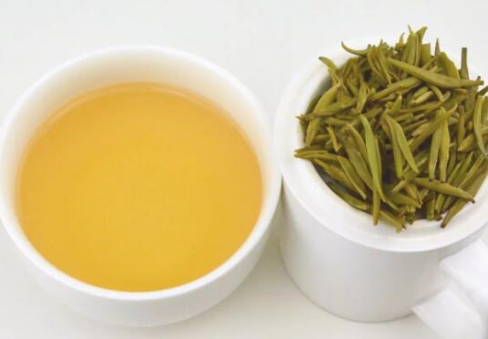 冲泡黄茶视频素材(掌握黄茶冲泡技巧，轻松泡出一杯好喝的黄茶)