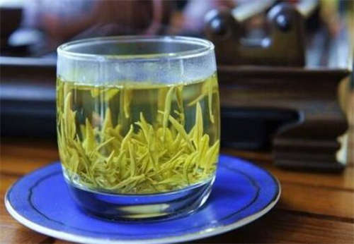 黄茶适(茶叶六大类 喝茶要选对#爱喝茶的关注我)