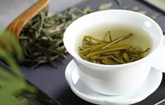 黄茶类属于(黄茶是什么茶？什么时候喝黄茶比较好呢？)