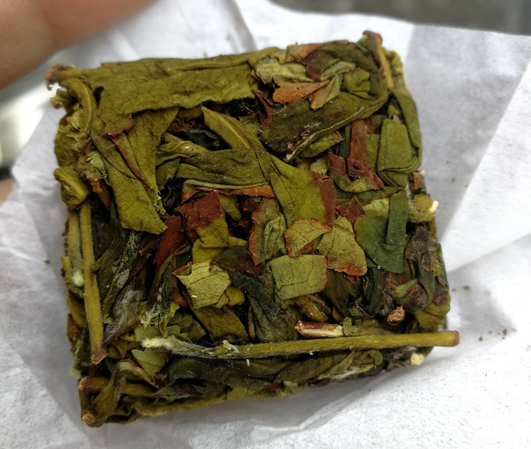 漳平水仙茶春茶季(从一款漳平水仙看出：春茶、秋茶的两点区别)